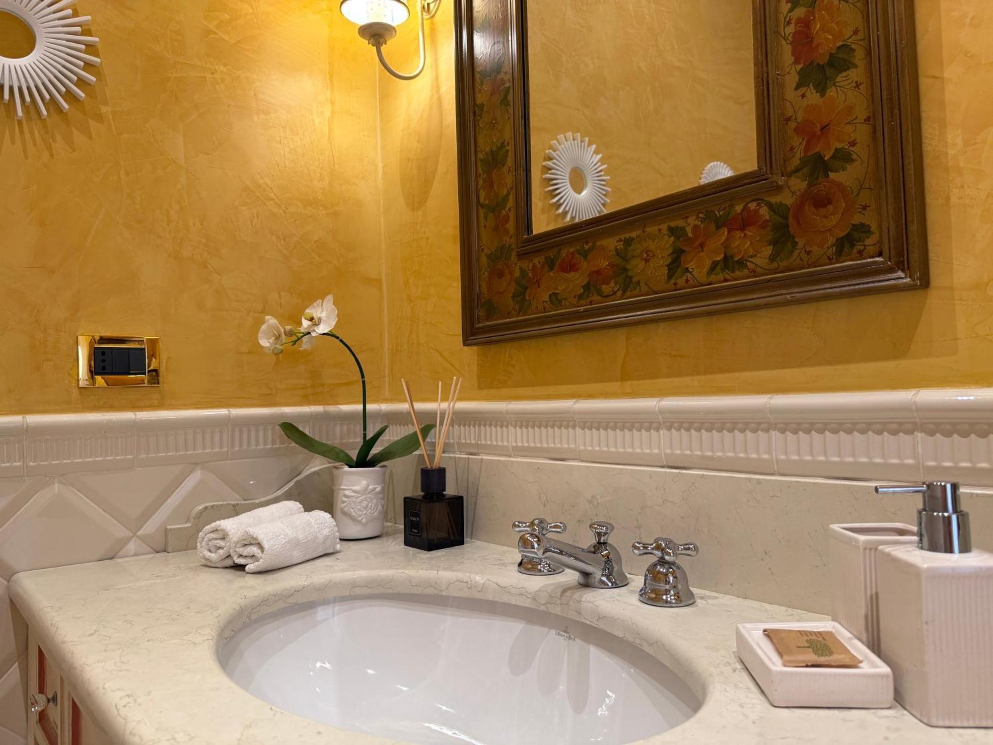 Belle Ile Lake View Suite Cadenabbia 외부 사진